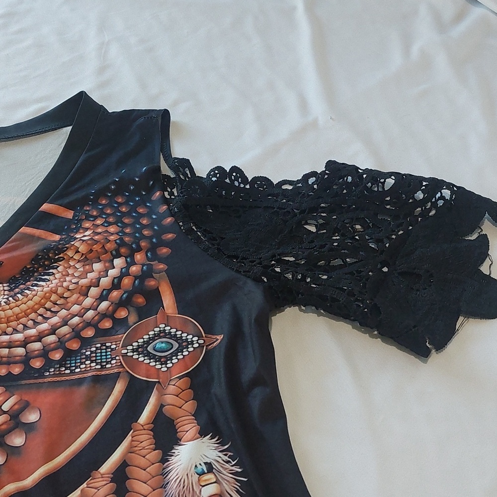 Women’s Black Cold-Shoulder Top with Feather Dreamcatcher Print.Size XL - Picture 3 of 8